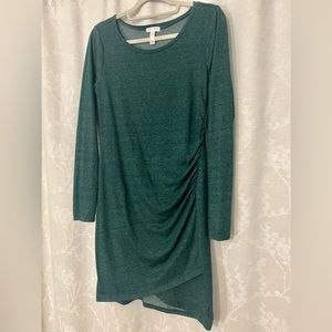 Beautiful green dress!